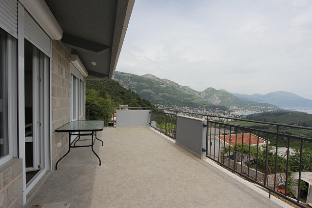 House in Bjelisi on two floors with a spacious yard — photo 8