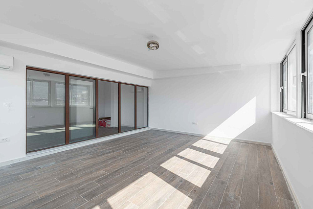 Spacious one bedroom apartment with lots of natural light in Budva city center — photo 13