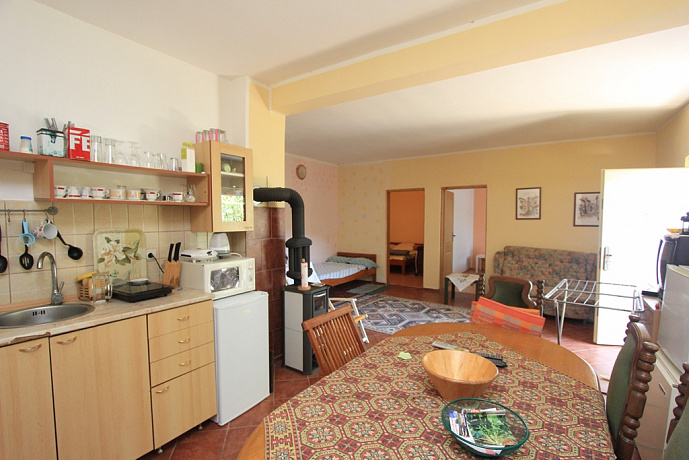 Two-storey house in Kamenari