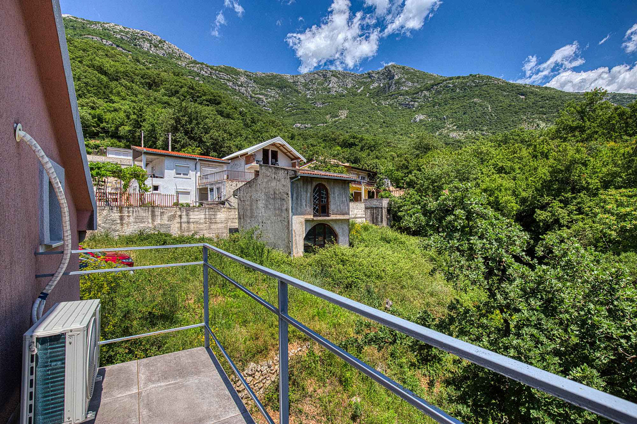 House in Sutomore
