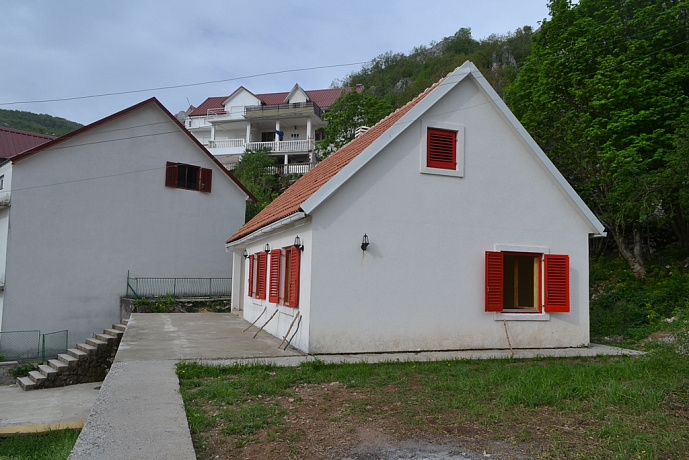 Cozy house 78m2 in Cetinje, Ugni