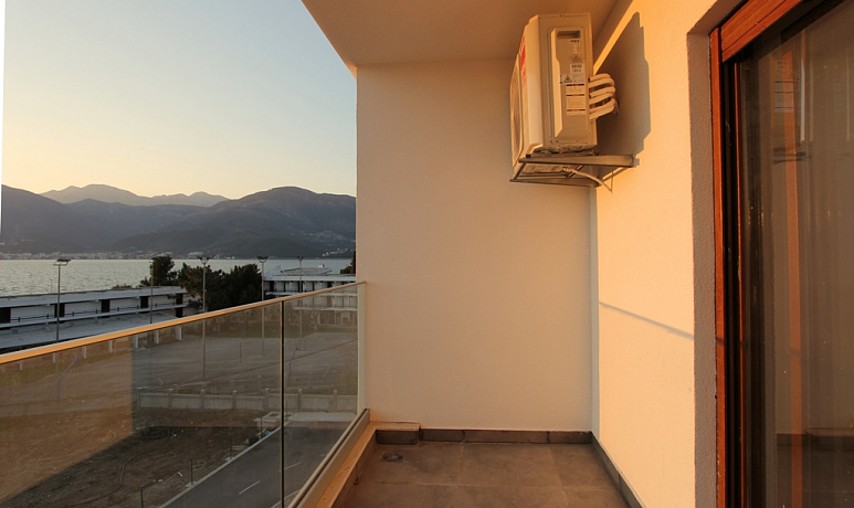 Apartment 100m from the sea with seaview in Tivat