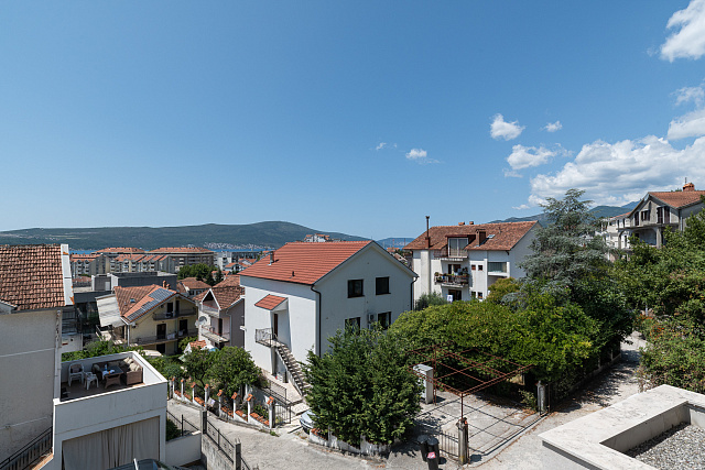Modern three-bedroom apartment in the centre of Tivat with sea views — photo 21