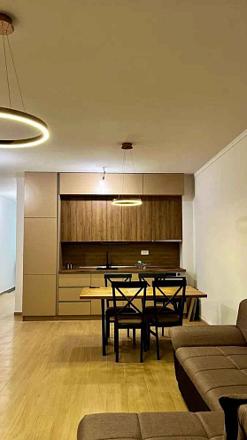 Zu verkaufen geräumige Wohnung in Dobrota mit Bergblick — photo 2
