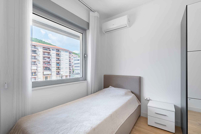 Spacious and Airy Apartment in the Heart of Budva — photo 24
