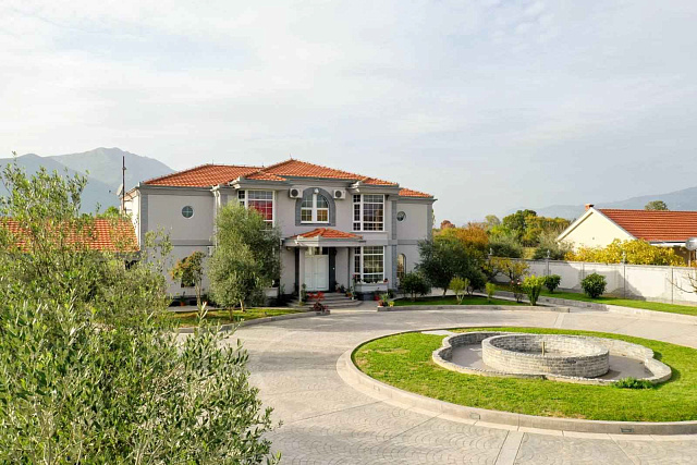 Luxury Villa with Endless Opportunities — photo 9