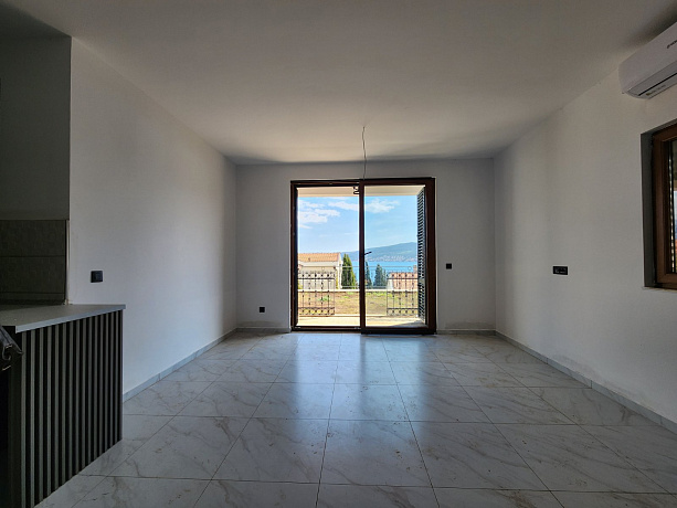 Spacious and bright apartments with panoramic sea views