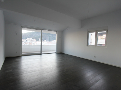 Apartment with 3 bedrooms in a new building in the center of Budva