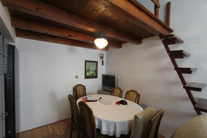 A townhouse wiht mountine view in Budva