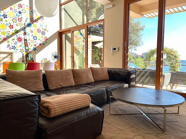  6900 villa 323m2 on the first line in Utjeha with a swimming pool — photo 6
