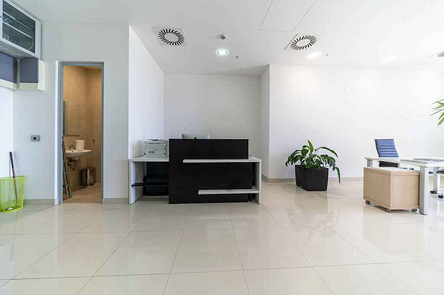 Modern office space in TQ Plaza Budva with sea view — photo 5