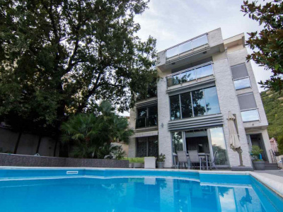 Luxury villa with pool in Budva