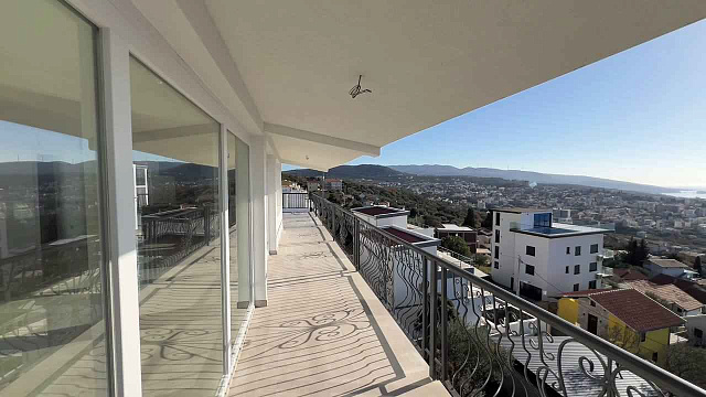 Apartments with panoramic sea views in Dobra Voda — photo 24