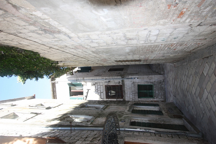 Apartment with three bedrooms in old town of Kotor