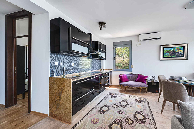 Luxury Investment Villa in Blizikuće – 3 Apartments, Pool & 120 m² Roof Terraces — photo 27