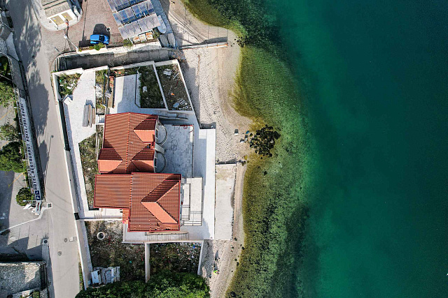 A luxurious three-story villa on the first sea line in  Kotor — photo 75