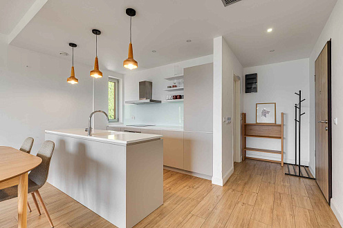 LUXURY THREE-BEDROOM APARTMENT WITH BREATHTAKING SEA VIEWS — photo 3