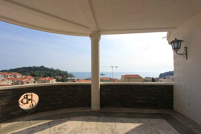 Villa with pool in Petrovac — photo 9