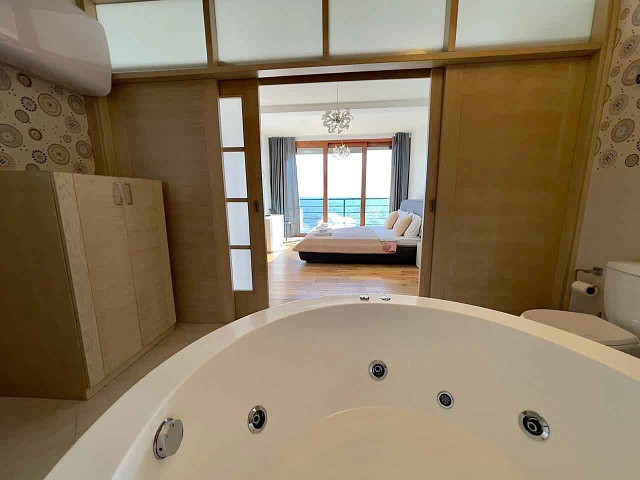  6900 villa 323m2 on the first line in Utjeha with a swimming pool — photo 4