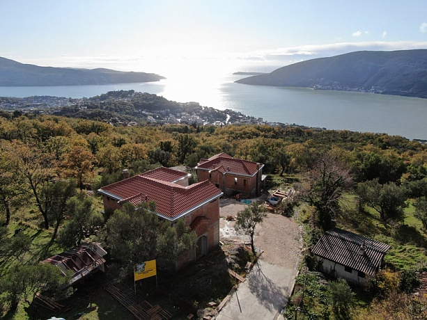 Urbanized plot for the construction of two villas in Trebesinj, Herceg Novi