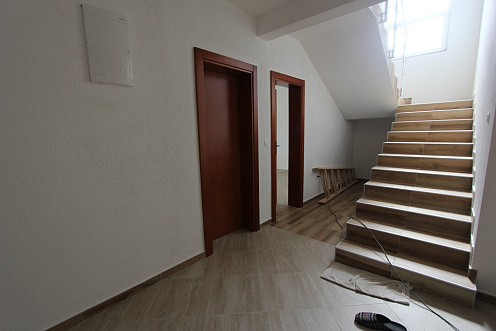House in Bjelisi on two floors with a spacious yard