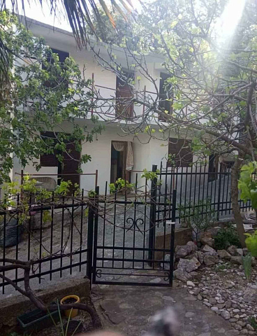 Sea view house in Sutomore