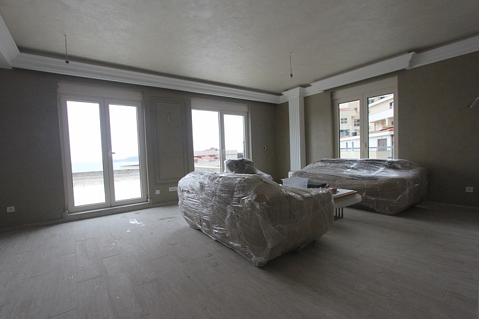 Apartment with a huge terrace and a beautiful view of the sea in Bečići