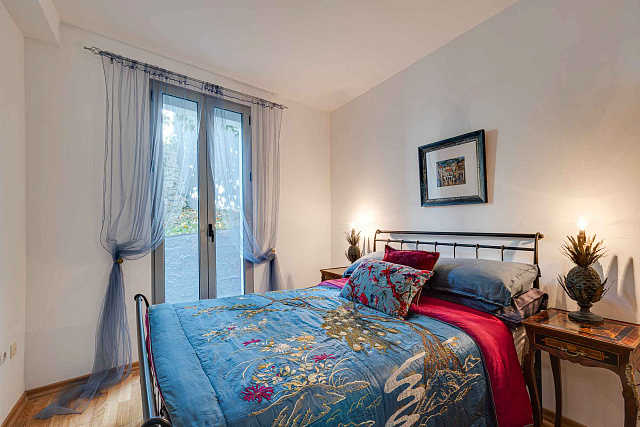 Luxury Investment Villa in Blizikuće – 3 Apartments, Pool & 120 m² Roof Terraces — photo 32