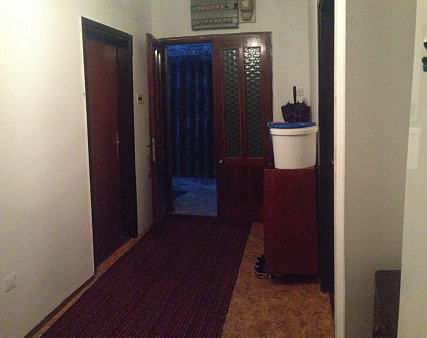 Dreistöckiges Haus in Djenovici