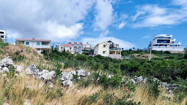 Plot for sale in Krimovica
