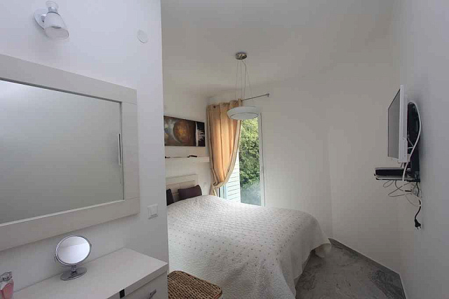 An apartment with a spacious terrace in Przno