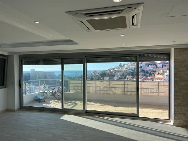 Penthouse in Ulcinj with sea view