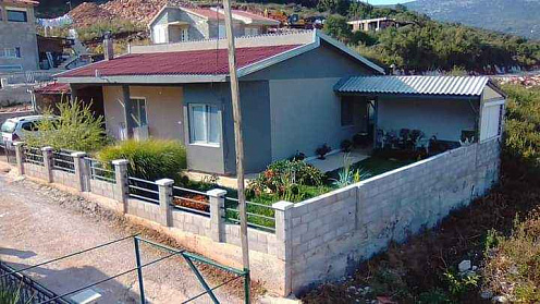 House for sale in a quiet location in Ulcinj