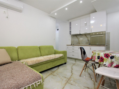 A cosy apartment in Rafailovici