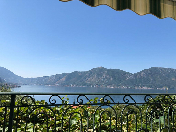 For sale apartment in Orahovac with a panoramic sea view