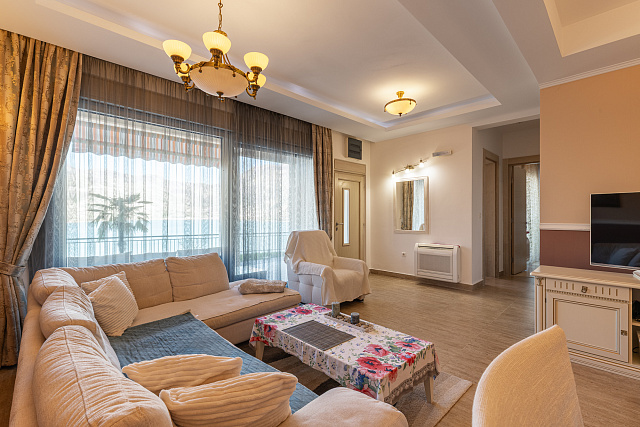 Две квартиры в комплексе в Костанице, площадью 68 м² и 156 м²