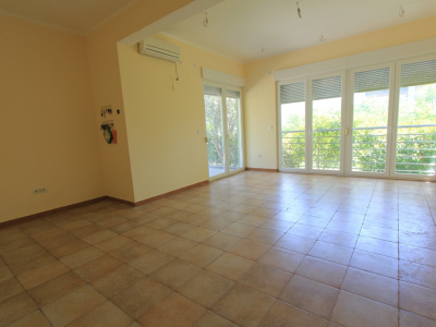 Apartment in Herceg Novi unfurnished 100m from the sea 35m2