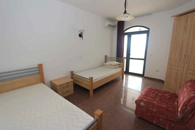 Villa with pool in Petrovac — photo 29