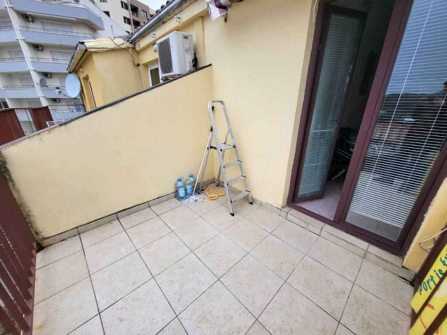 One bedroom apartment with sea view in Becici — photo 9
