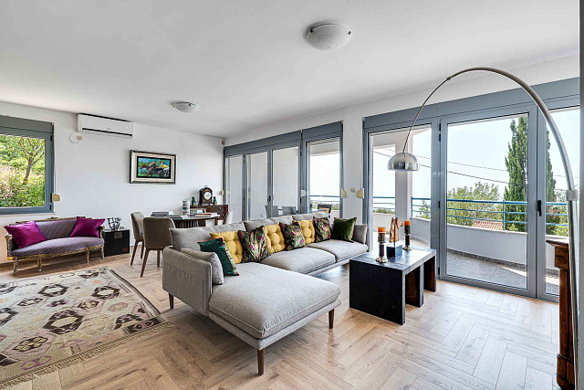 Luxury Investment Villa in Blizikuće – 3 Apartments, Pool & 120 m² Roof Terraces — photo 26