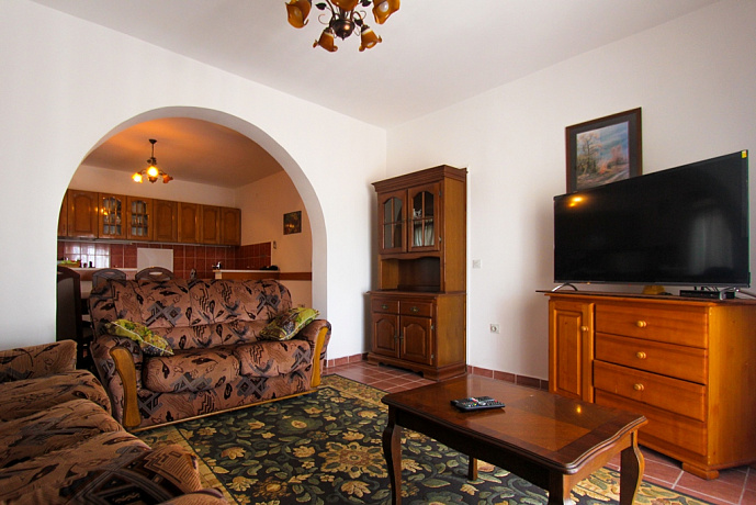 Villa with a pool and picturesque sea view