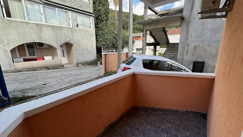 Spacious apartment 54m2 with partial sea views in Herceg Novi, Bijela