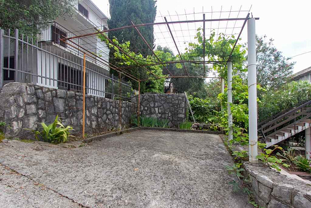 House in the picturesque area of ​​Krasici, ideal for comfortable living and relaxation — photo 14