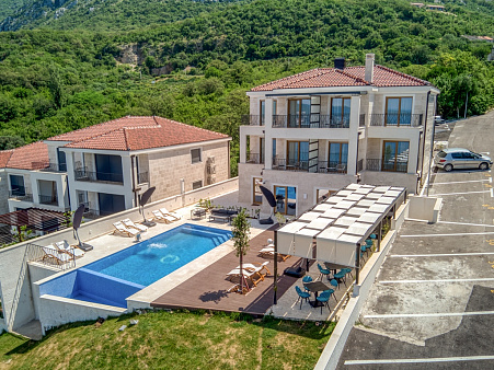 Villa zum Verkauf in einem Luxuskomplex in Blizikuce