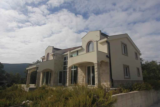 A house with sea and mountine view in Mojdez, Herceg Novi — photo 9