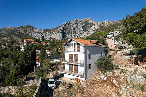 House in Ratac, Bar with a 1,600 m² plot — approx. 350 m² — photo 3