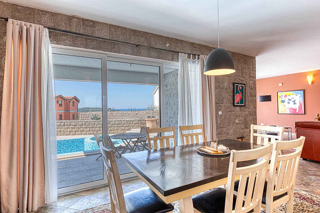 Sea view villa in Becici — photo 11
