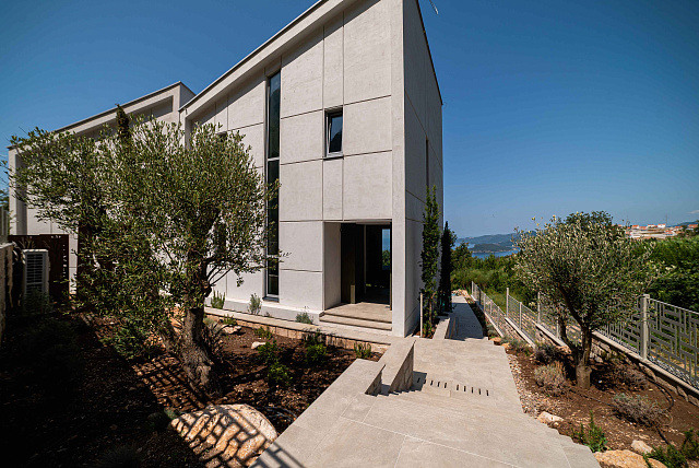 Move-in ready villa comes fully furnished — photo 9