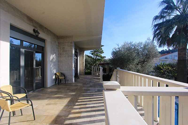 Luxurious villa in Petrovac — photo 32