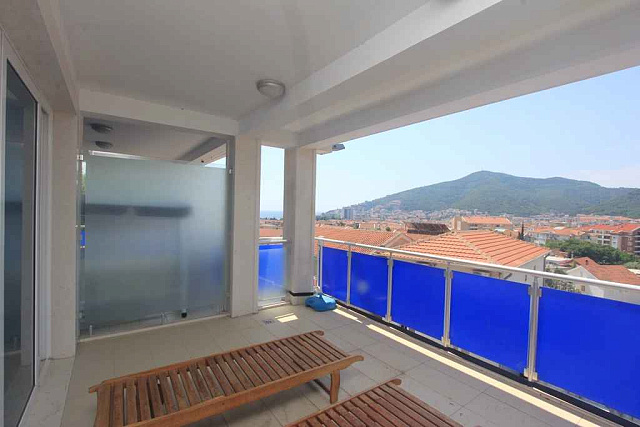 Apartment in Budva — photo 10